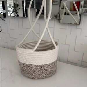 Two-Tone Hanging Rope Basket